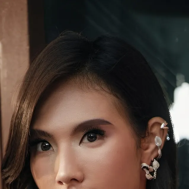 chat with ai character: sus Karen 