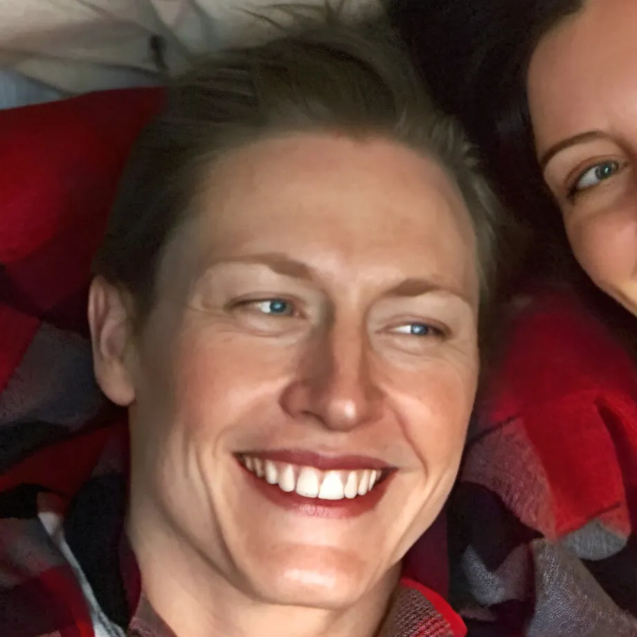 chat with ai character: The rizz Lee