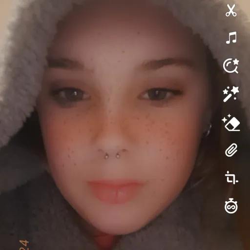 creator lola-5689's avatar