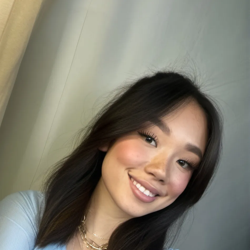 chat with ai character: Nicolelaeno 