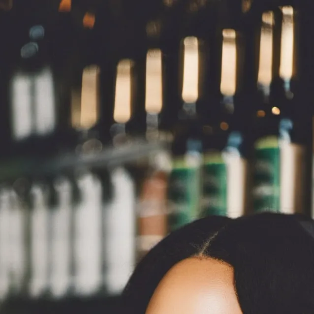 chat with ai character: tina