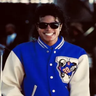 creator Roxy (𝕄𝕁 lover)'s avatar