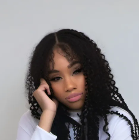 chat with ai character: Eva