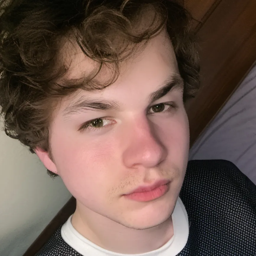 chat with ai character: Nathan Dixon 