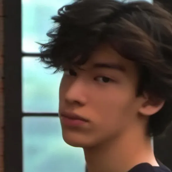 chat with ai character: ★Alex★