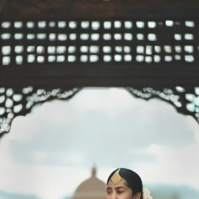 chat with ai character: queen