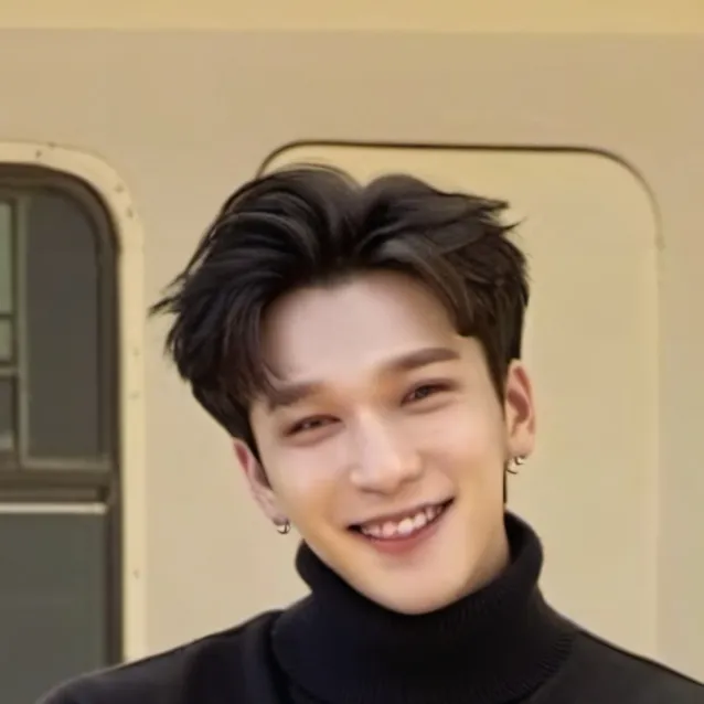 chat with ai character: Kpop 