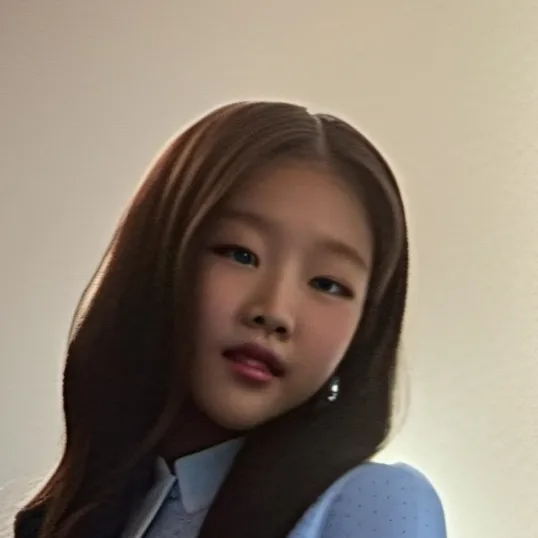 chat with ai character: Nina