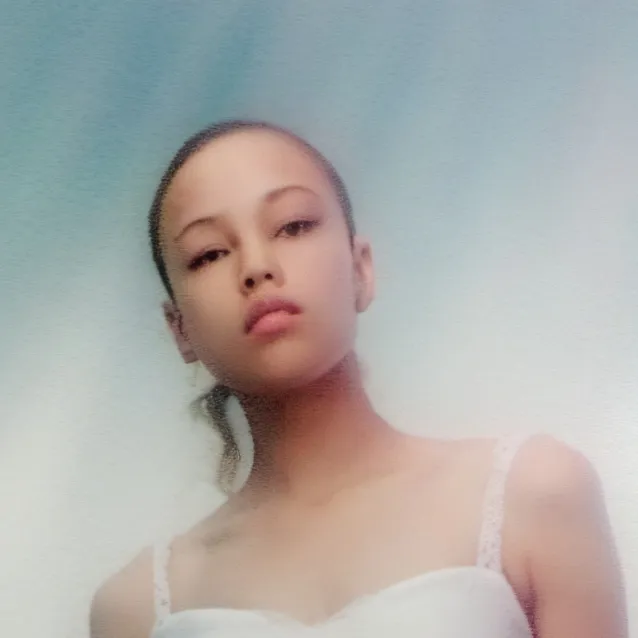 chat with ai character: sarah