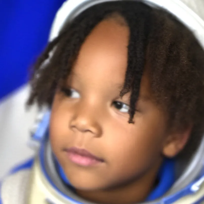 chat with ai character: James