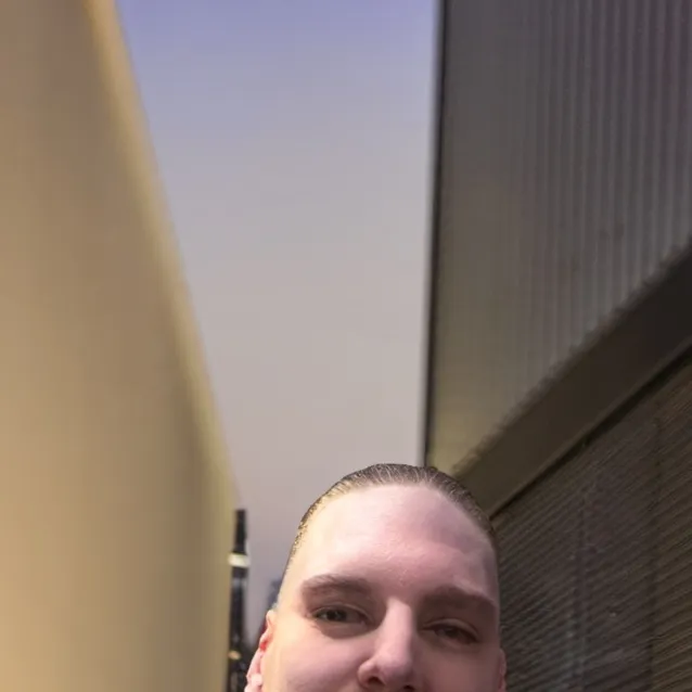 chat with ai character: Nick