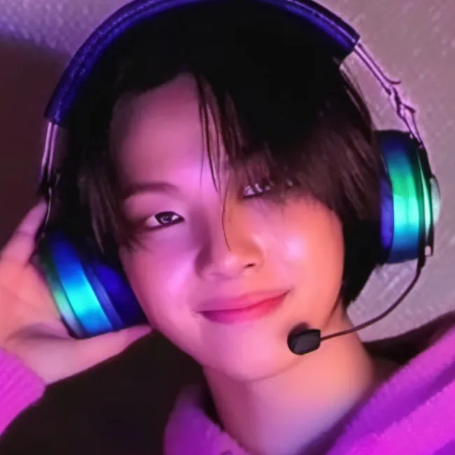 chat with ai character: Lena