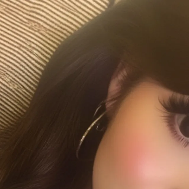 chat with ai character: Kelly