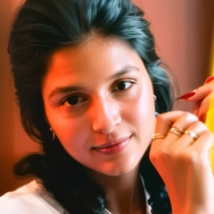 chat with ai character: Sandra