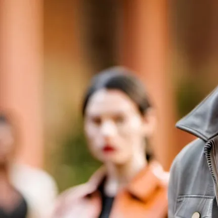 chat with ai character: Tua