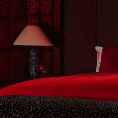 chat with ai character: HH ???