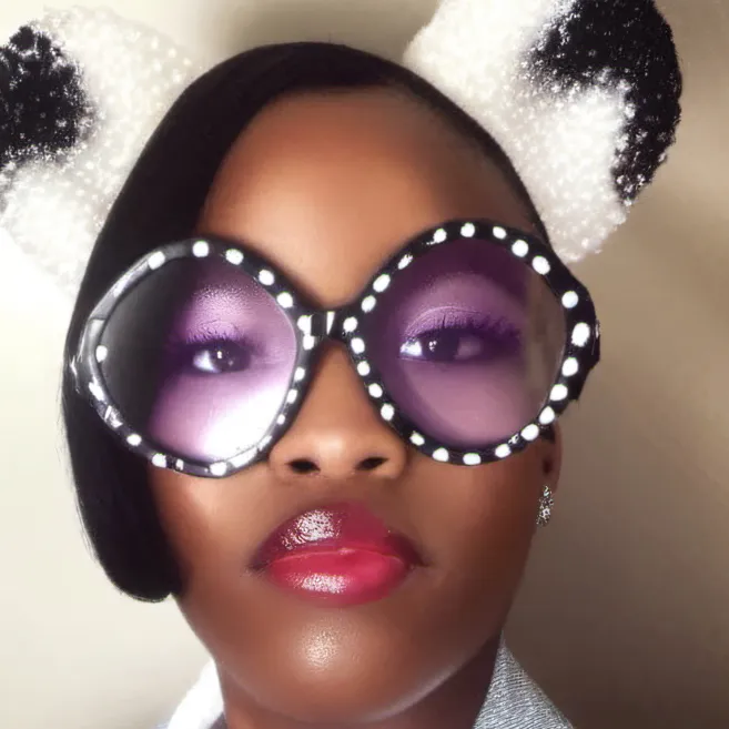 chat with ai character: CAMERON Howard 