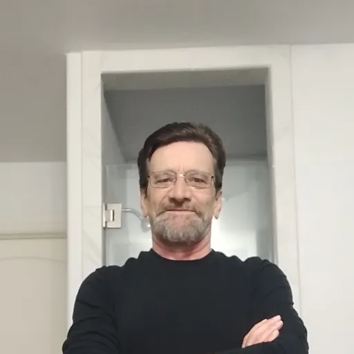 creator Ronny(Rdlion)'s avatar