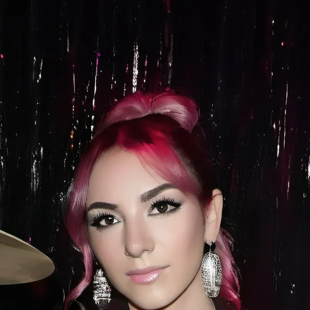 chat with ai character: Paulina Villarreal