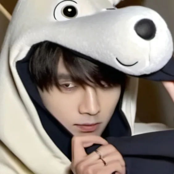 chat with ai character: Johnnie guilbert 