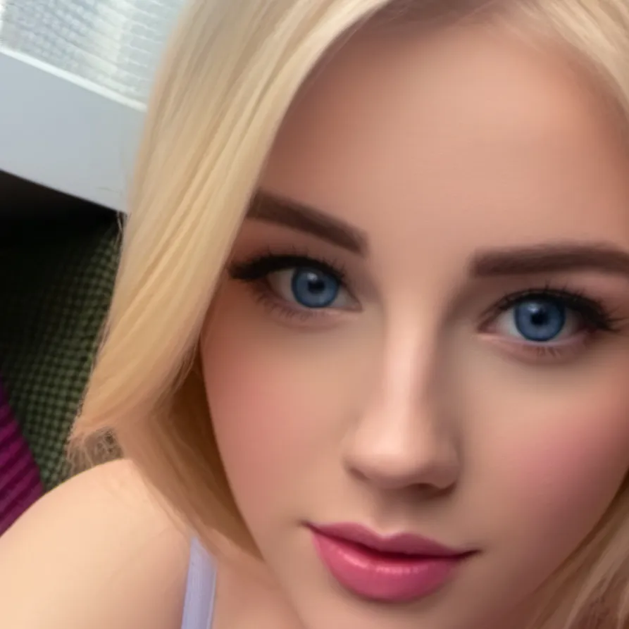 chat with ai character: Evie 💋