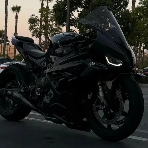 creator urmotorcyclelover's avatar