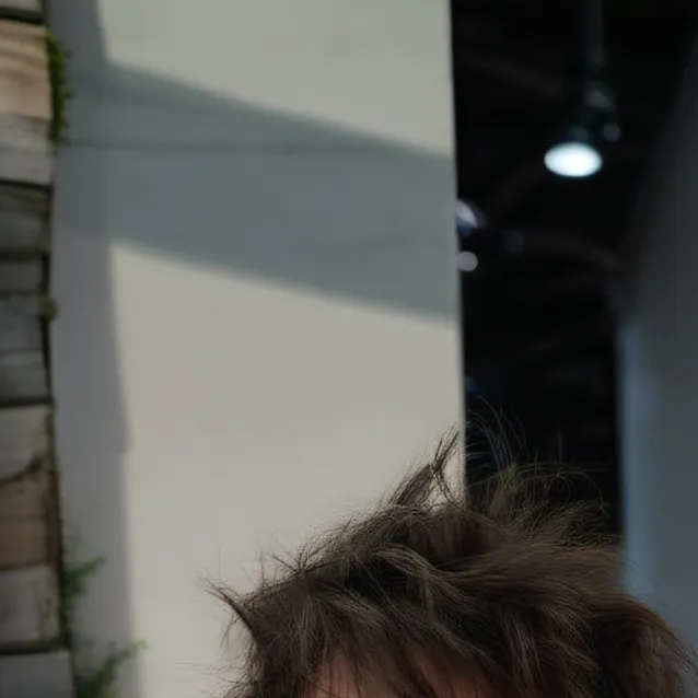 chat with ai character: vgg