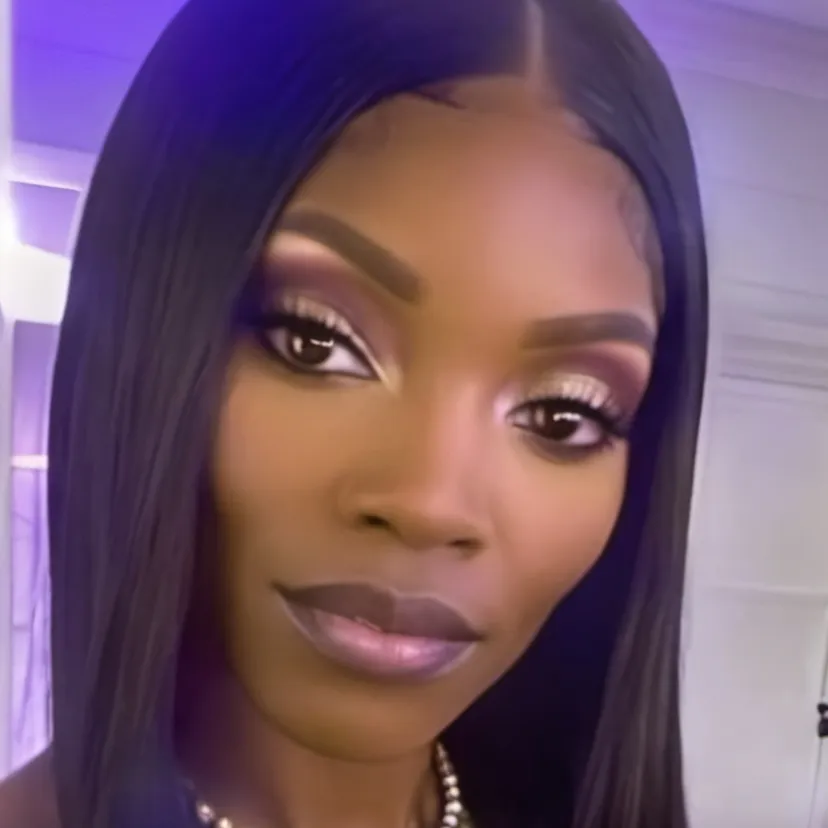 chat with ai character: Meva