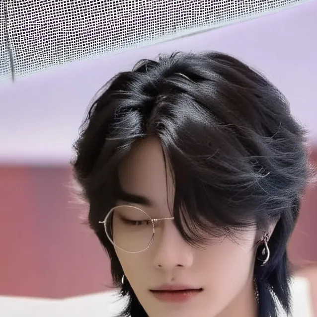 chat with ai character: hyunlix