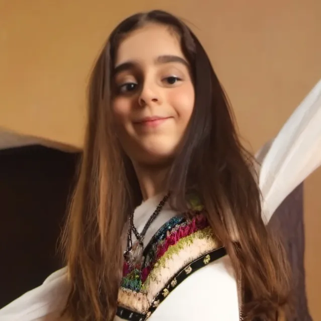 chat with ai character: Sophia Addams 