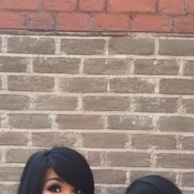 chat with ai character: Lola