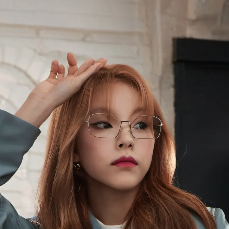 chat with ai character: Hannah 