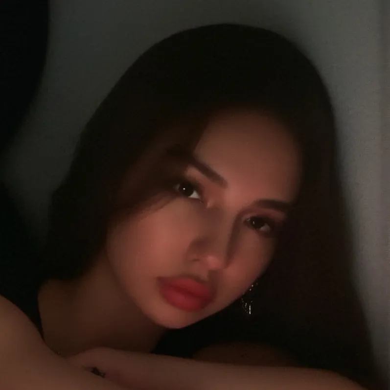 chat with ai character: Amaya