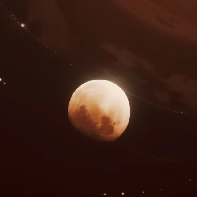 chat with ai character: Moon