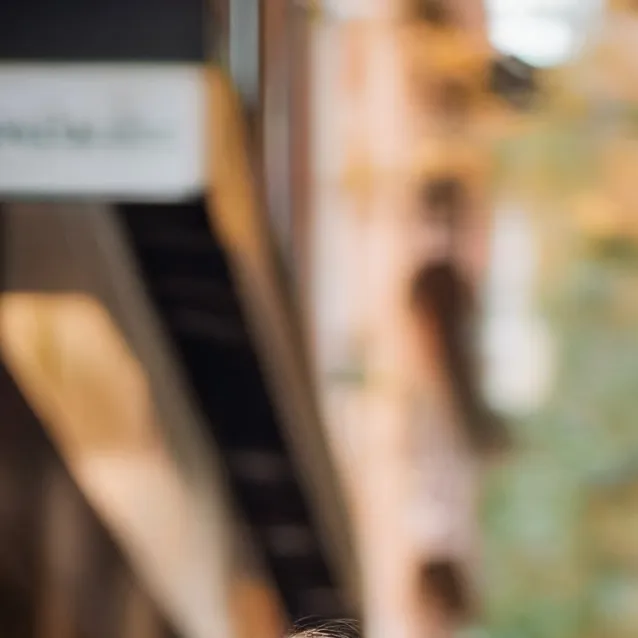 chat with ai character: mia qwenty 