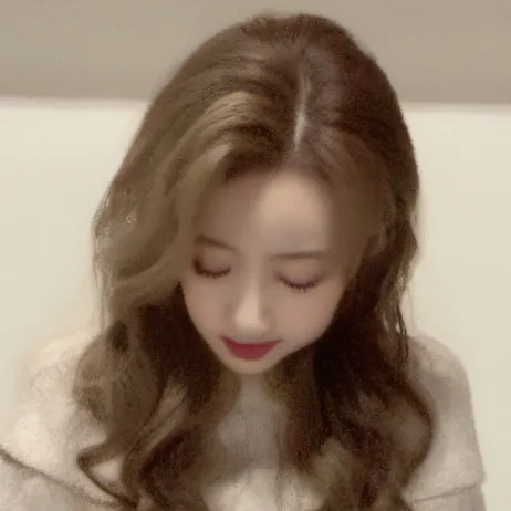 chat with ai character: Zoe