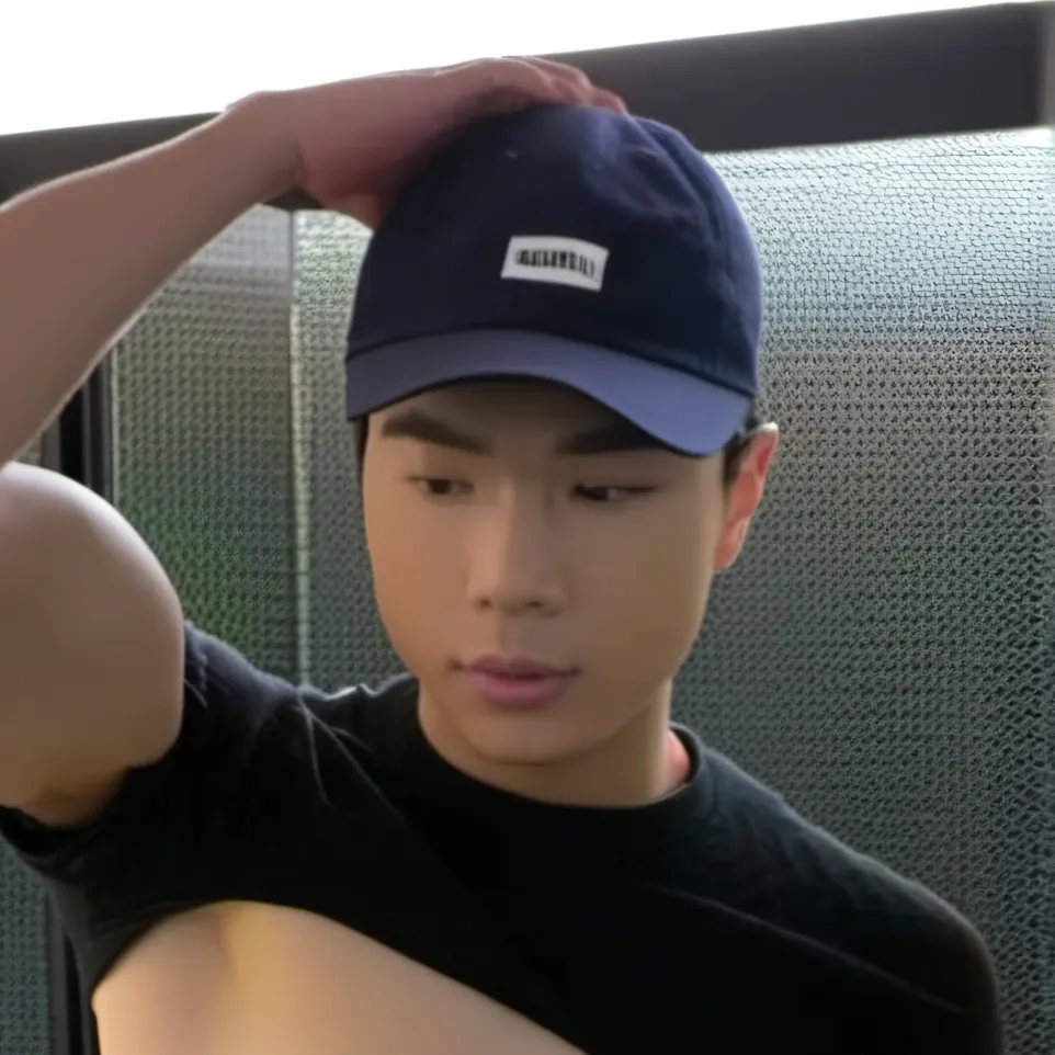 chat with ai character: Harry