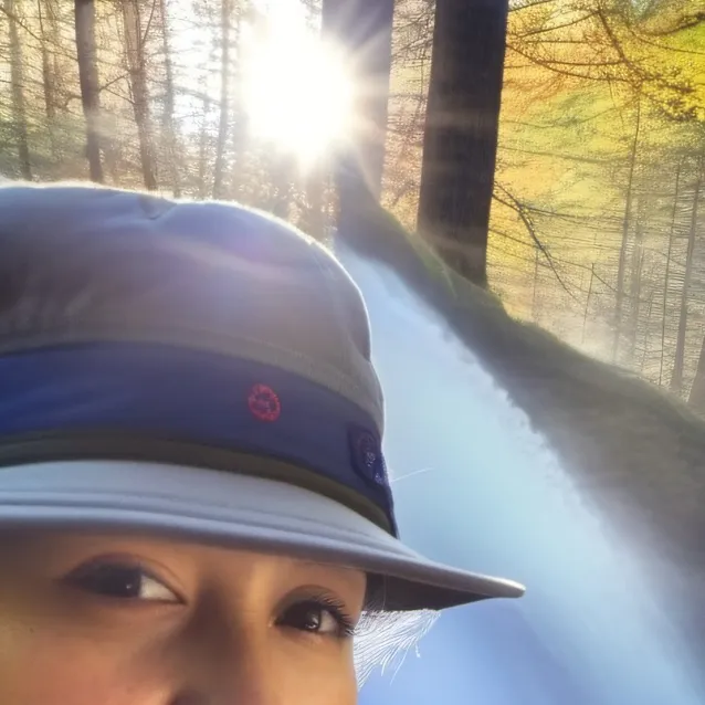 chat with ai character: Valerie 