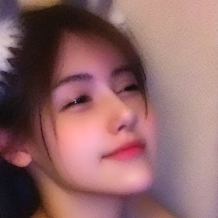 chat with ai character: Ava 