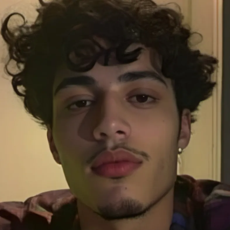 chat with ai character: ahmed