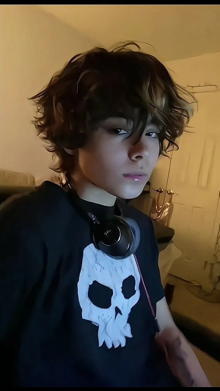 ai character: Arlo background