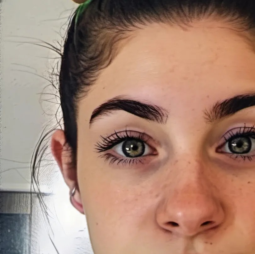 chat with ai character: sasha 