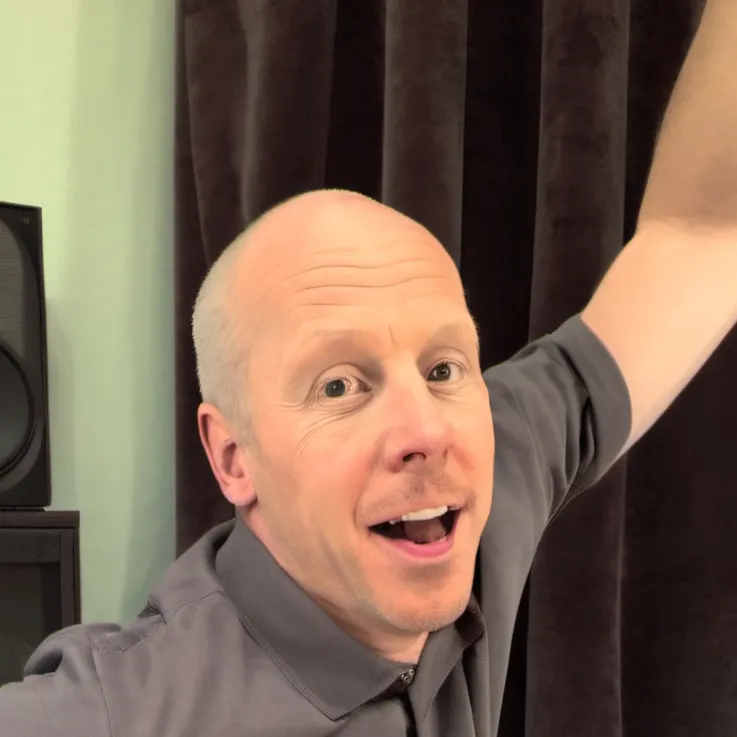 chat with ai character: Bald martin