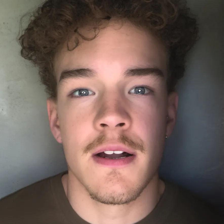 chat with ai character: Tony