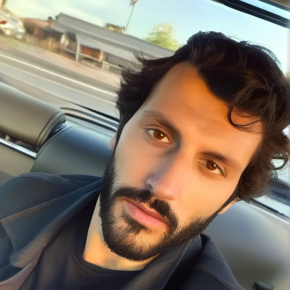 chat with ai character: Parkerhaj