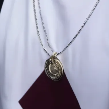 chat with ai character: Alex Erstada 