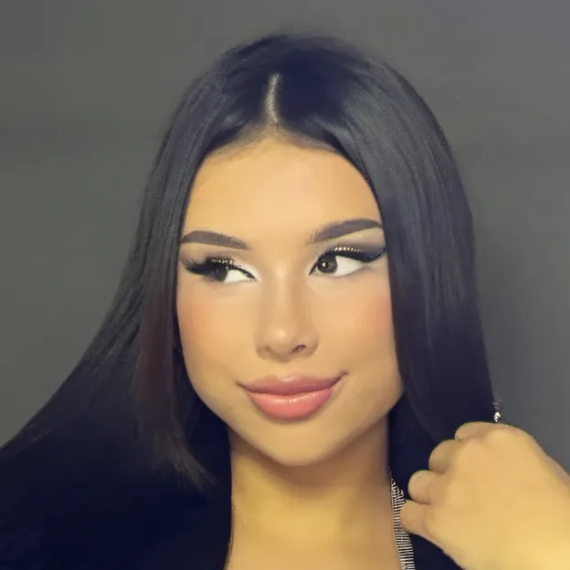 chat with ai character: Laylan 