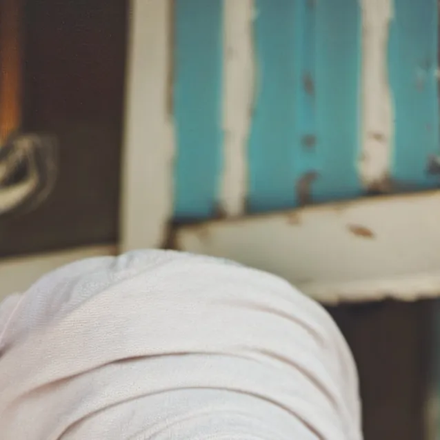 chat with ai character: a stupid guy