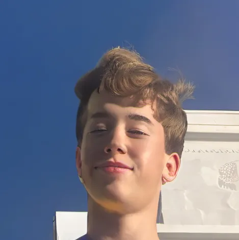 chat with ai character: Dom