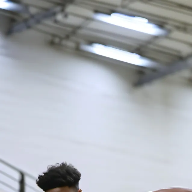 chat with ai character: Davidson 